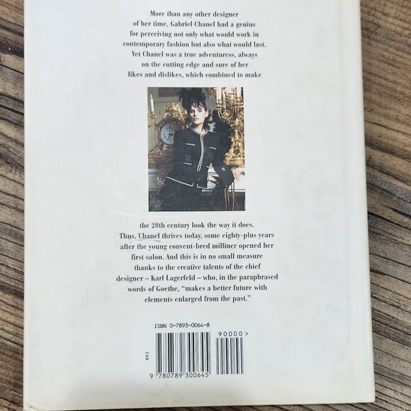 4x High Fashion Books: BALENCIAGA, CHARLES JAMES, DIOR, CHANEL - Picture 13 of 14